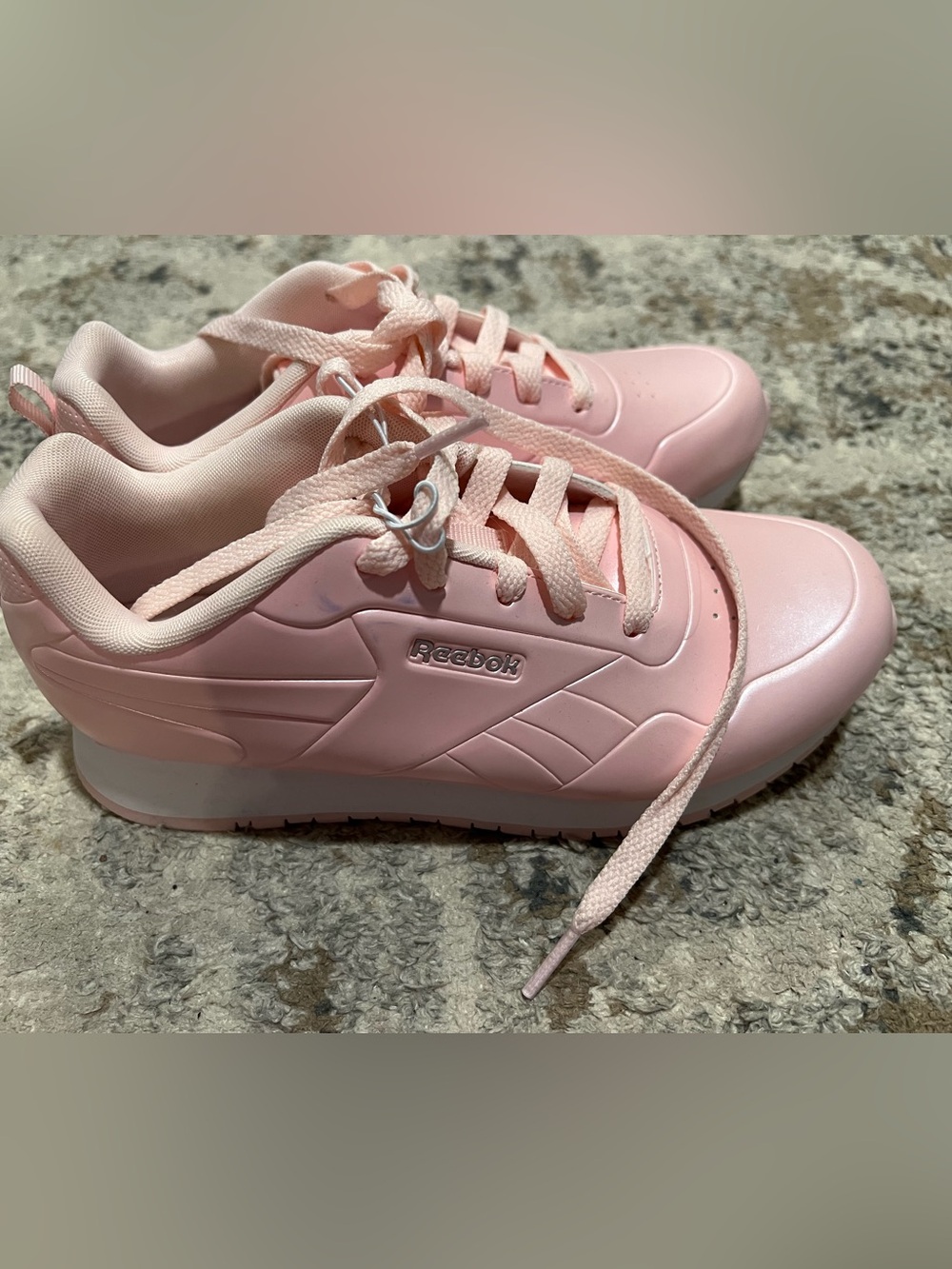Reebok Girls Classic Pink Pearl Lace-Up Sneakers; size 2, NWOT